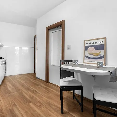 10 Minutes From Centre With Garden *