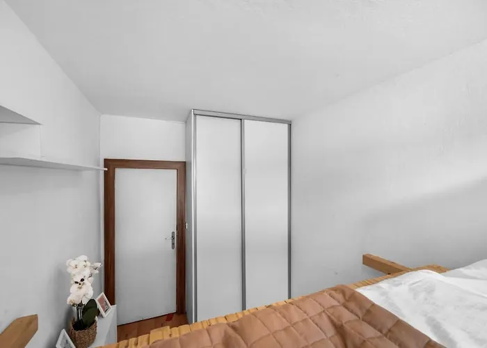 Apartament 10 Minutes From Centre With Garden *