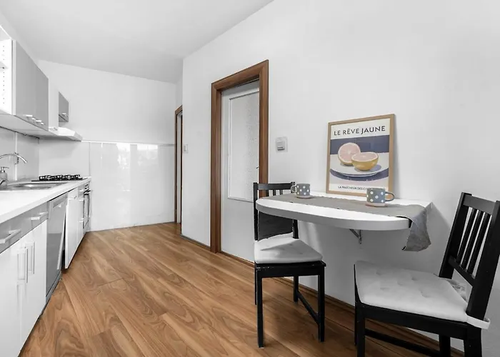 10 Minutes From Centre With Garden *