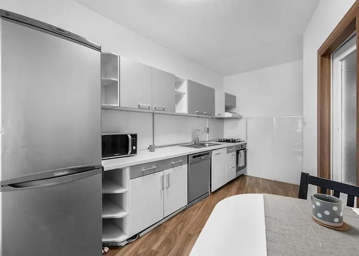 10 Minutes From Centre With Garden Apartament Bratislava