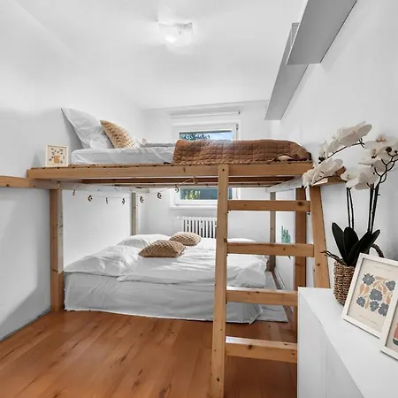 公寓 10 Minutes From Centre With Garden