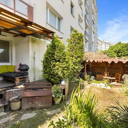 10 Minutes From Centre With Garden * 布拉迪斯拉发